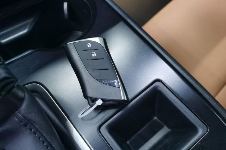 Used Lexus UX 2022 260h Explore-Cool Edition