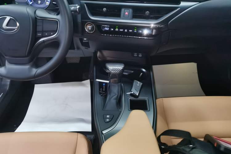 Used Lexus UX 2022 260h Explore-Cool Edition