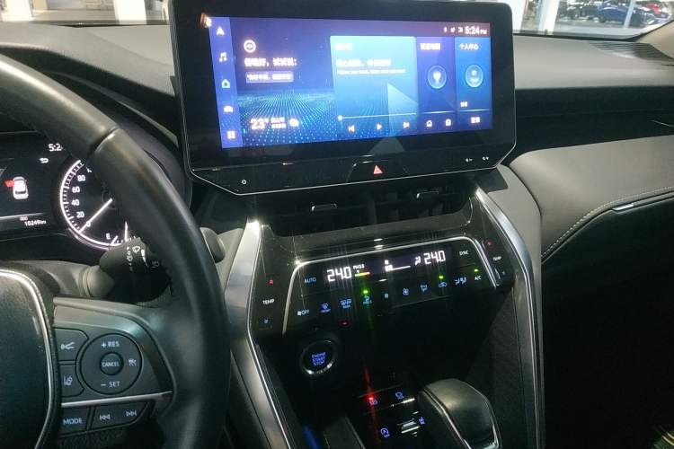 Used Toyota Harrier 2022 2.0L CVT Two-Wheel Drive Deluxe Edition