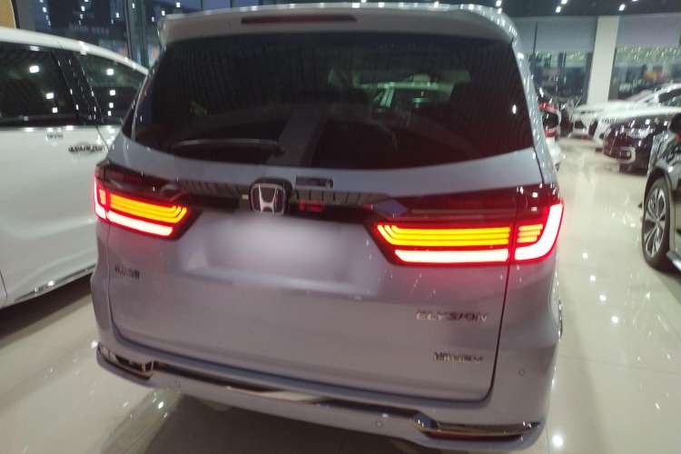 Used Honda Elysion 2024 2.0L eHEV Luxury Edition