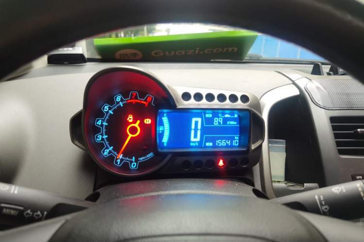 Used Chevrolet Aveo Sonic 2011 Sedan 1.6L Manual Transmission SX