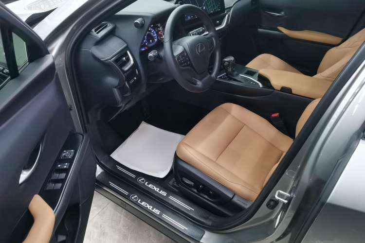 Used Lexus UX 2022 260h Explore-Cool Edition