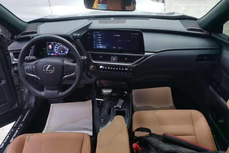 Used Lexus UX 2022 260h Explore-Cool Edition