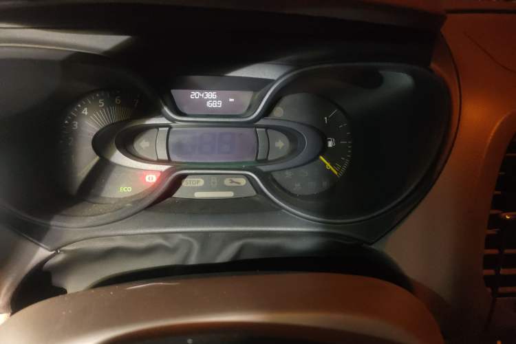 Used Renault Captur 2015 1.2T Automatic Standard Edition
