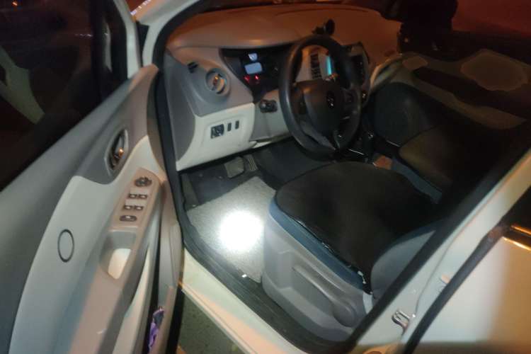 Used Renault Captur 2015 1.2T Automatic Standard Edition
