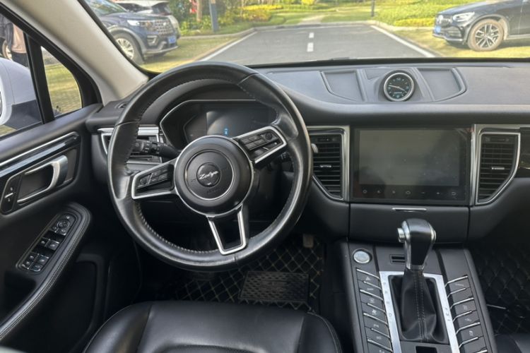 Used Zotye SR9 2017 2.0T Automatic Ultimate Dream Edition
