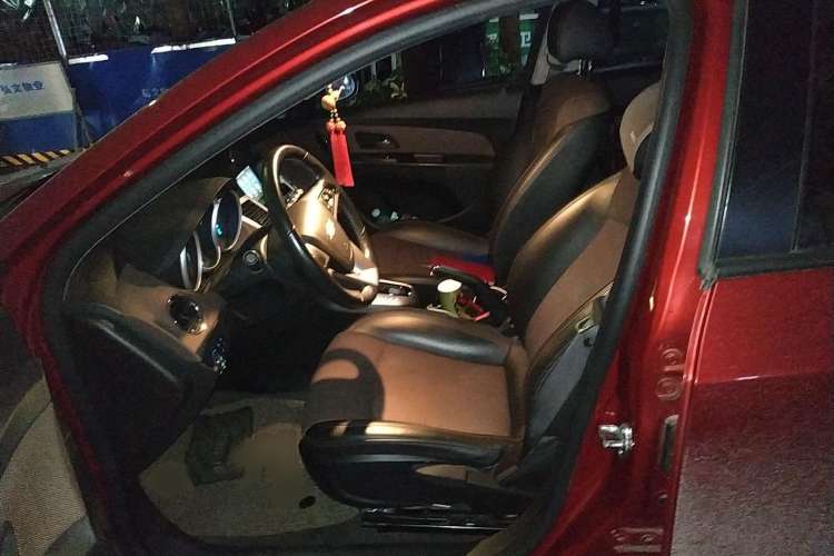 Used Chevrolet Cruze 2013 Hatchback 1.6L Automatic Luxury Model
