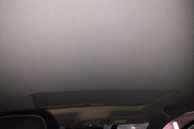 Used Roewe i6 New Energy 2017 45T Hybrid Connect & Smart Enjoyment Edition Headliner