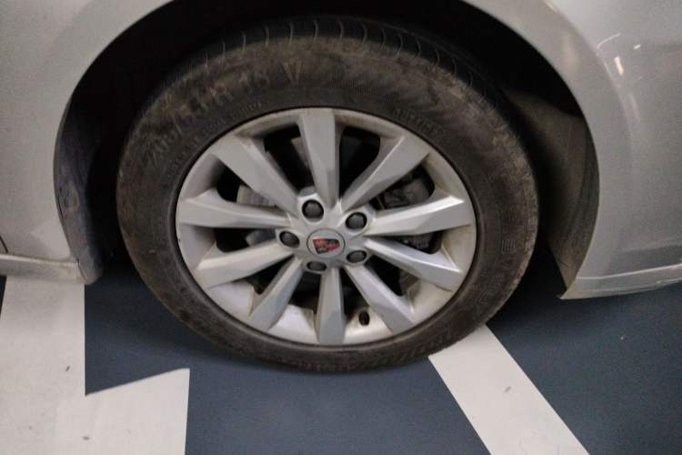 Used Roewe i6 New Energy 2017 45T Hybrid Connect & Smart Enjoyment Edition Right Front Wheel Hub