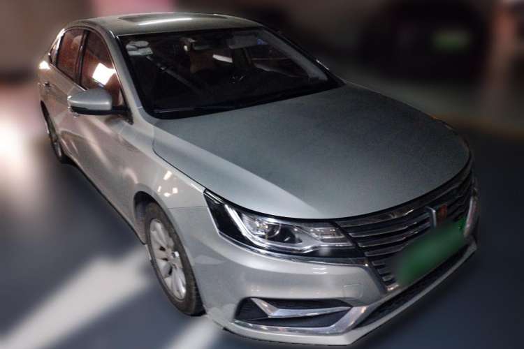 Used Roewe i6 New Energy 2017 45T Hybrid Connect & Smart Enjoyment Edition Front Right 45 Deg