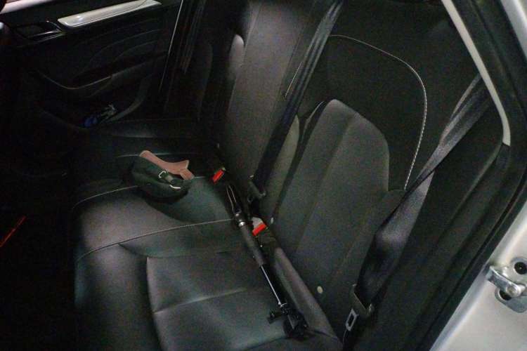 Used Roewe i6 New Energy 2017 45T Hybrid Connect & Smart Enjoyment Edition Left Rear Seat