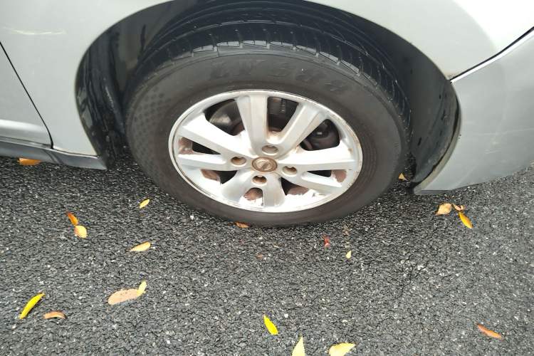 Used Nissan Tiida Sedan 2008 1.6L Automatic Smart Version Right Front Wheel Hub