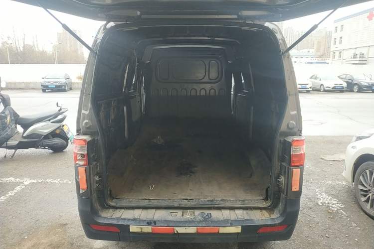 Used Jinbei Hiace X30 2020 1.5L Van Super-Enjoyment Model China VI Standard SWC15M