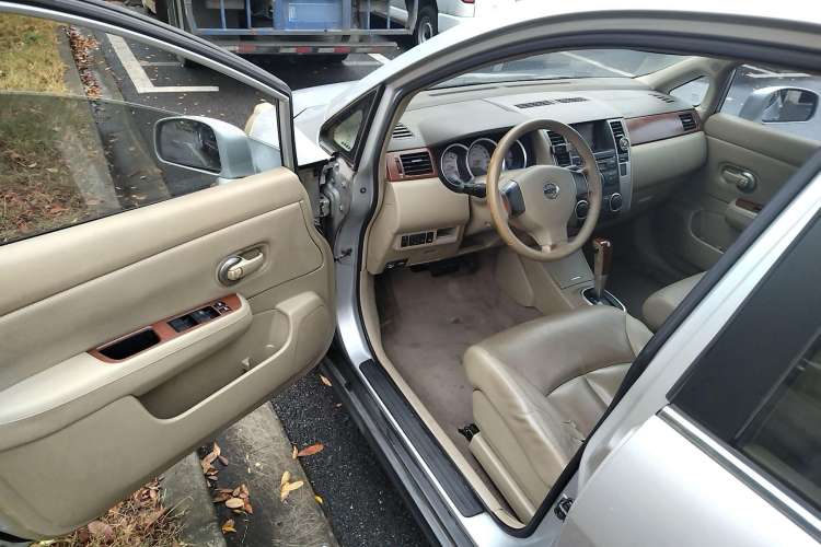 Used Nissan Tiida Sedan 2008 1.6L Automatic Smart Version Driver Seat