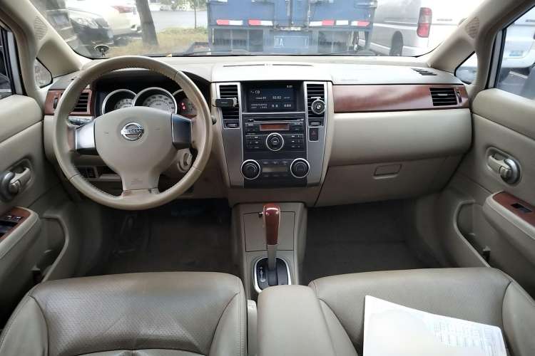 Used Nissan Tiida Sedan 2008 1.6L Automatic Smart Version Center Console