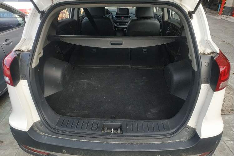 Used JAC Refine S3 2017 1.6L CVT Smart Connect Model
