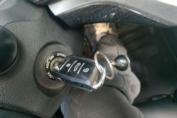 Used JAC Refine S3 2017 1.6L CVT Smart Connect Model
