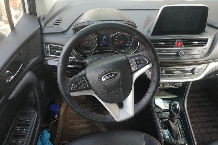 Used JAC Refine S3 2017 1.6L CVT Smart Connect Model
