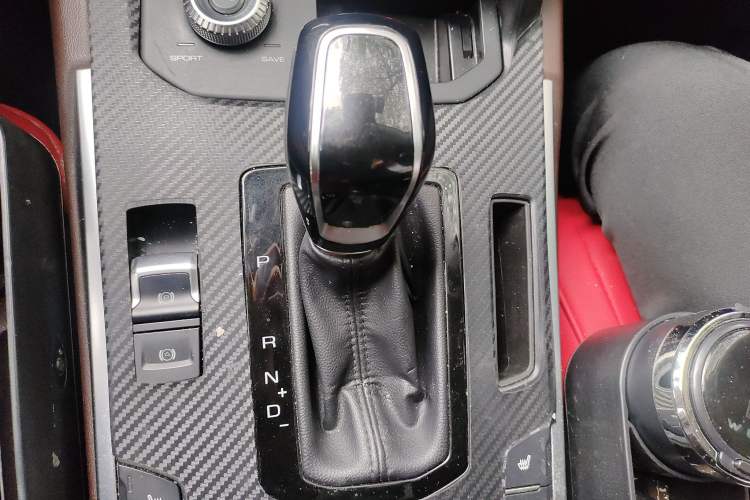 Used Wey P8 2018 2.0T Prestige Version Gear Lever