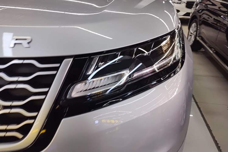 Used Land Rover Range Rover Velar 2021 P250 model
