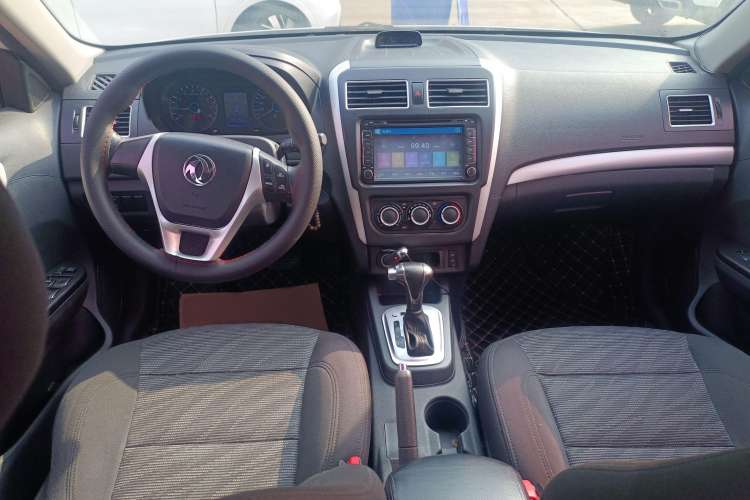 Used FORTHING Joyear S50 2014 1.6L CVT Luxury Model
