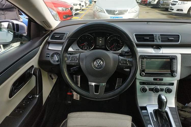 Used Volkswagen CC 2013 3.0 FSI V6
