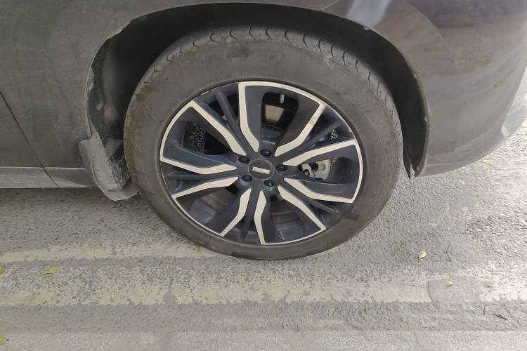 Used Wey P8 2018 2.0T Prestige Version Right Front Wheel Hub