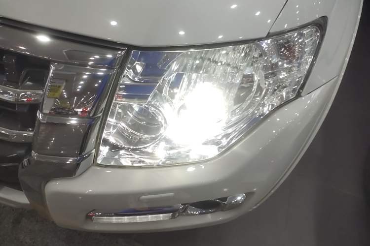 Used Mitsubishi Pajero 2015 3.0L Automatic Luxury Version China IV Standard
