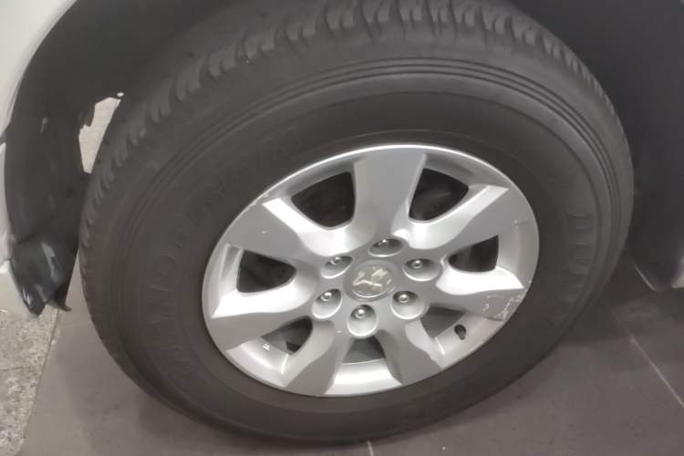 Used Mitsubishi Pajero 2015 3.0L Automatic Luxury Version China IV Standard
