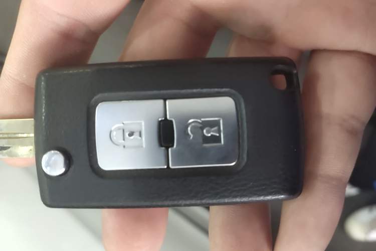 Used Mitsubishi Pajero 2015 3.0L Automatic Luxury Version China IV Standard
