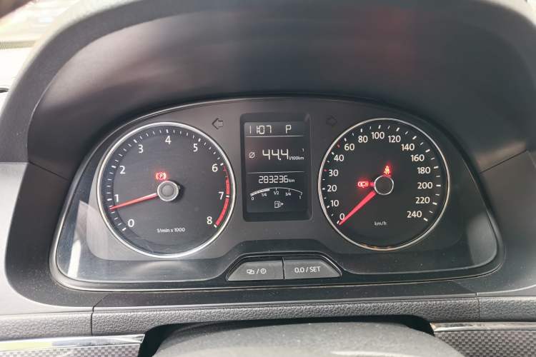 Used Volkswagen Cross Lavida 2014 1.4TSI DSG
