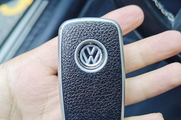 Used Volkswagen Cross Lavida 2014 1.4TSI DSG
