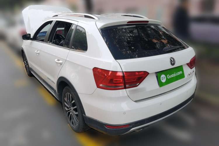 Used Volkswagen Cross Lavida 2014 1.4TSI DSG
