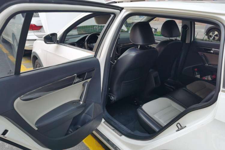 Used Volkswagen Cross Lavida 2014 1.4TSI DSG
