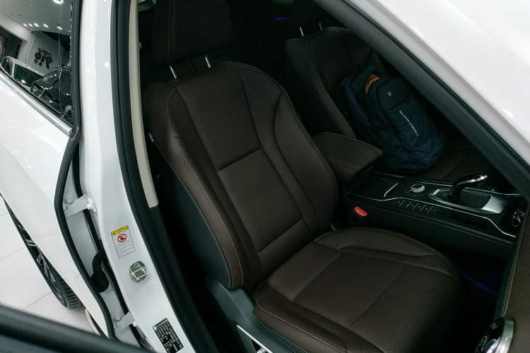 Used Wey VV6 2021 2.0T Two-Wheel Drive Smart Plus
