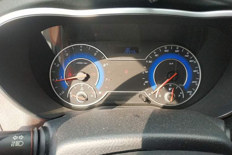 Used Haima V70 2016 2.0L Manual - Comfort Edition 6 Seats