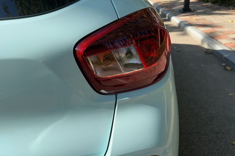 Used Dongfeng NAMMI BOX 2022 Revised Light Wind Edition 201 km Standard Version Right Rear Taillight