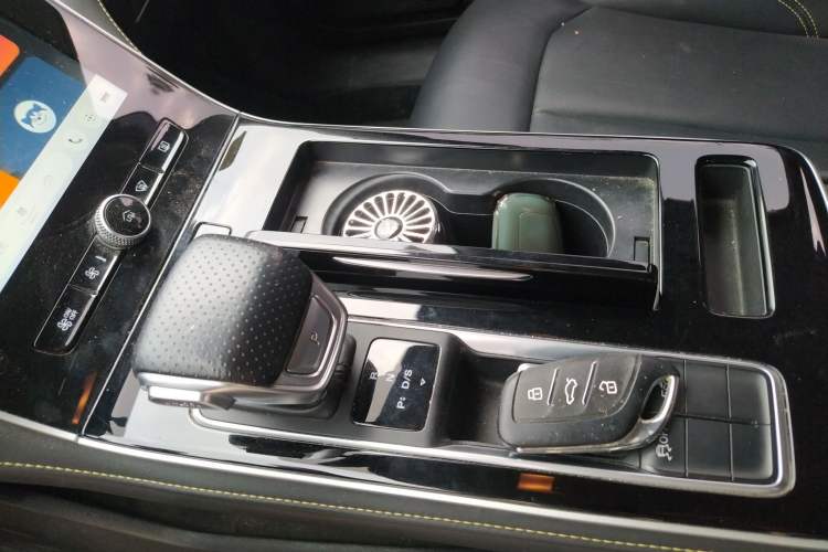 Used Roewe i6 MAX 2020 300TGI Automatic Sporty Cool Edition
