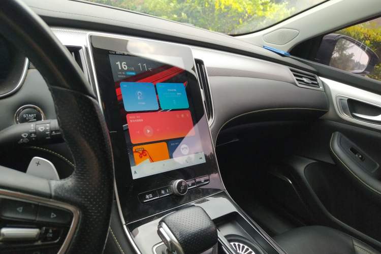 Used Roewe i6 MAX 2020 300TGI Automatic Sporty Cool Edition
