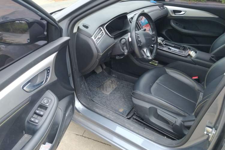 Used Roewe i6 MAX 2020 300TGI Automatic Sporty Cool Edition
