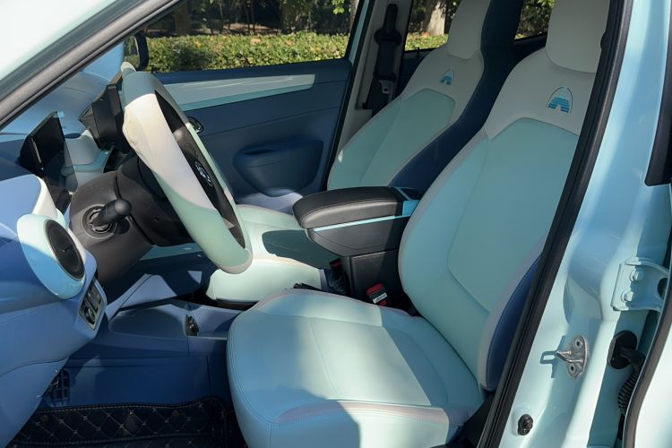 Used Dongfeng NAMMI BOX 2022 Revised Light Wind Edition 201 km Standard Version Left Front Seat