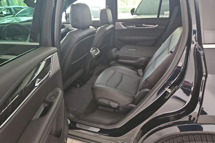 Used Cadillac XT6 2022 2.0T Six-Seater Four-Wheel Drive Luxury Version
