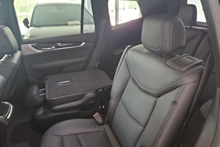 Used Cadillac XT6 2022 2.0T Six-Seater Four-Wheel Drive Luxury Version
