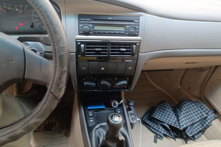 Used Volkswagen Santana Vista 2008 1.8L Manual Sishang Model Audio And AC Panel