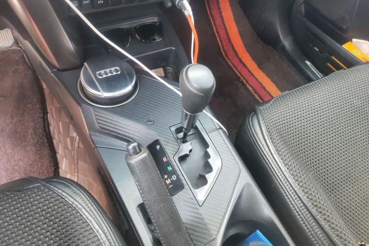 Used Toyota RAV4 2013 2.0L CVT Four-Wheel Drive Fashion Edition