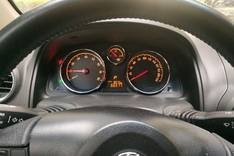 Used Opel Antara 2013 2.4L Two-Wheel-Drive Luxury Edition