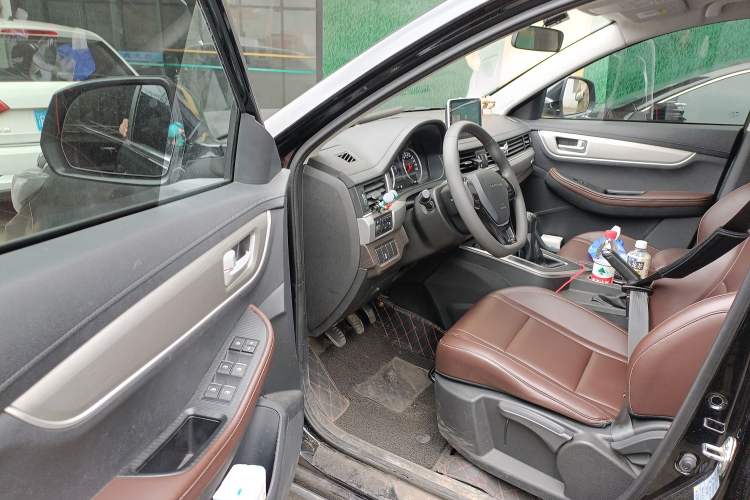 Used FORTHING T5 2022 Grand Edition 1.6L Manual Dream-Chasing Five-Seat Model
