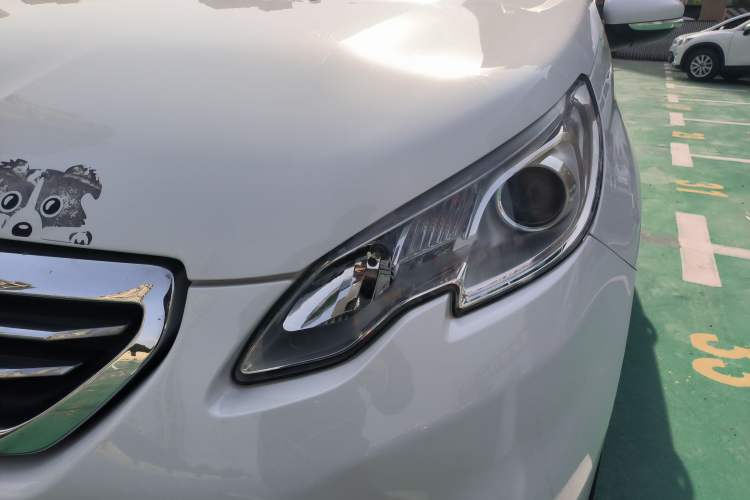 Used Peugeot 2008 2014 1.6L Manual Fashion Edition
