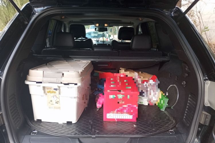 Used Jeep Grand Cherokee 2011 Revised Version 3.6L Comfort Edition Trunk