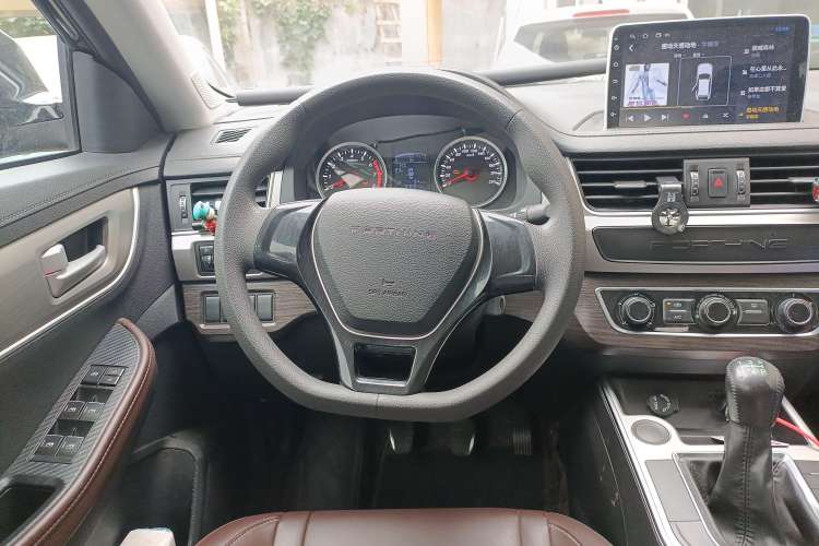 Used FORTHING T5 2022 Grand Edition 1.6L Manual Dream-Chasing Five-Seat Model
